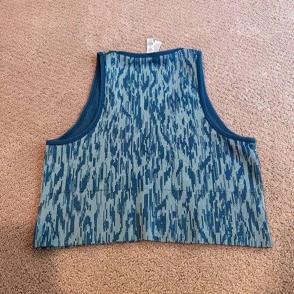 Athleta Tank Top Seamless Crop Rib Active MEDIUM Reef Green Spacedye #882313-01 - Picture 9 of 10